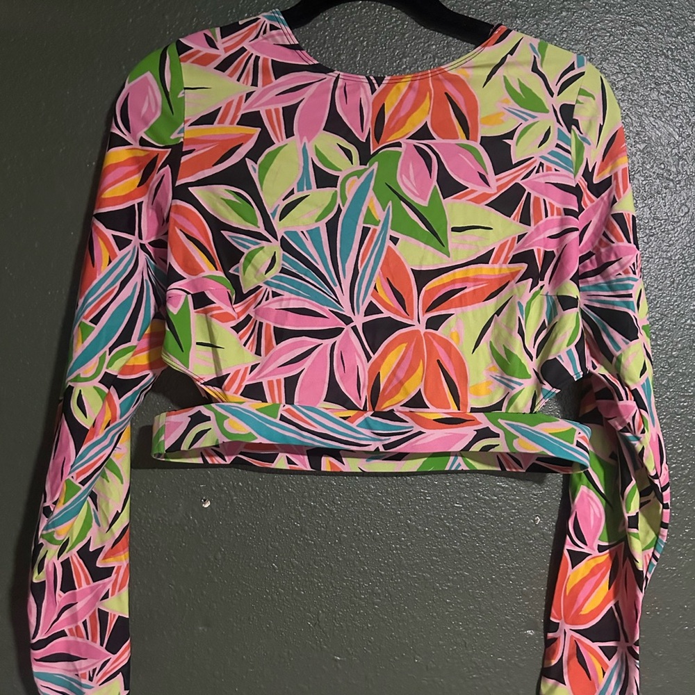 Wild Fable Cropped Rashguard Tropical Print Swim Top M Side Cutout